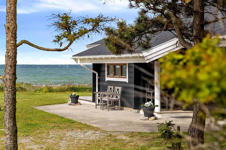 Ferienhaus mit Meerblick für 6 Personen, mit Terrasse in Lolland-Falster