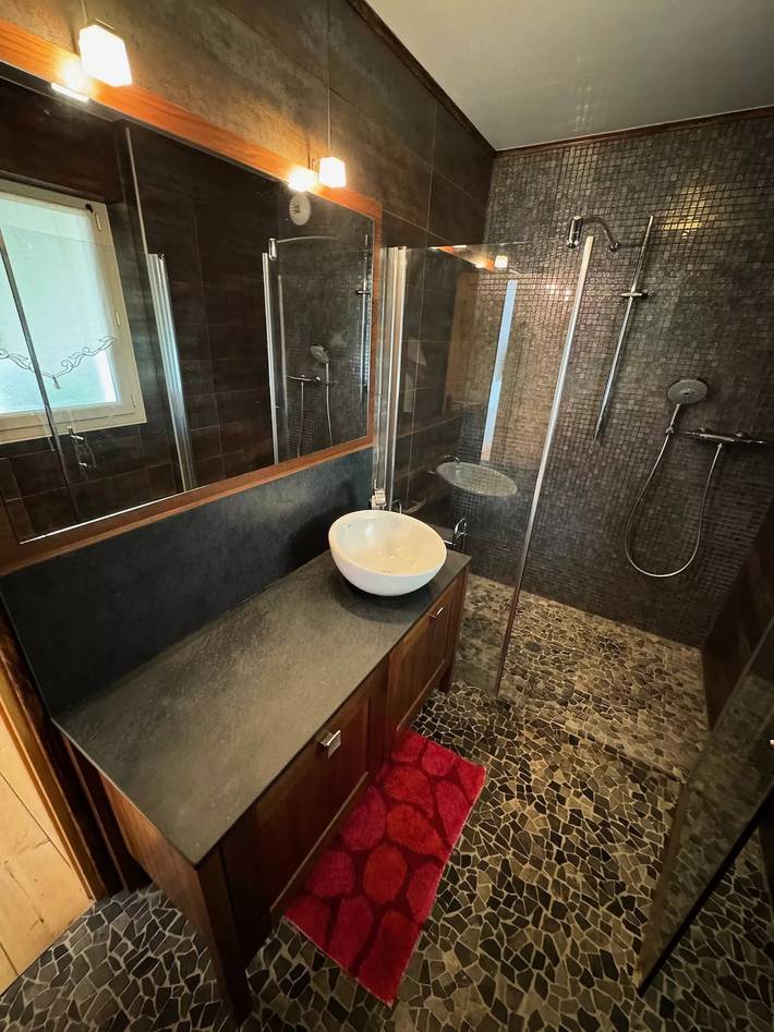 Chalet pour 8 personnes, avec balcon dans Le Lioran - 4