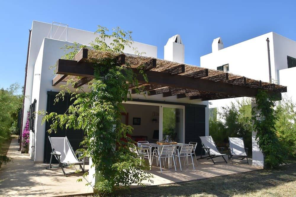 Biniancolla Ginesta villa with communal pool in Biniancolla, Sant Lluís