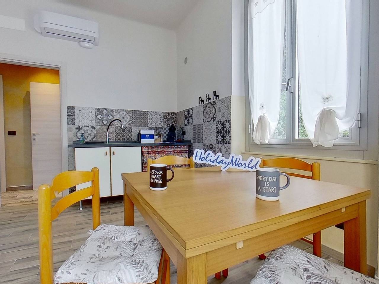 Appartamento intero, Wohnung 'Viola's House in Ponente (Genova), Genoa