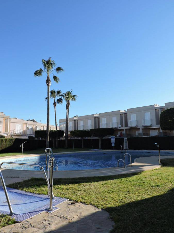 Apartamento para 6 personas, con Balcón y Terraza además de Jardín y Piscina en Garrucha