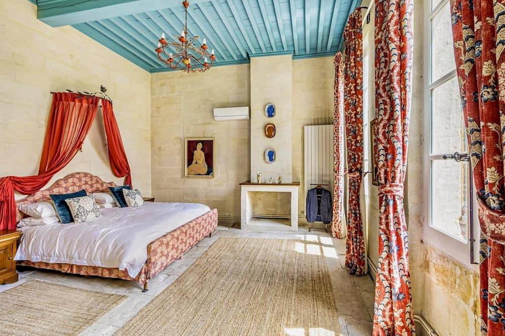 Spacious house in Provence Swimming pool 10 people in Beaucaire, Nimes und Umgebung