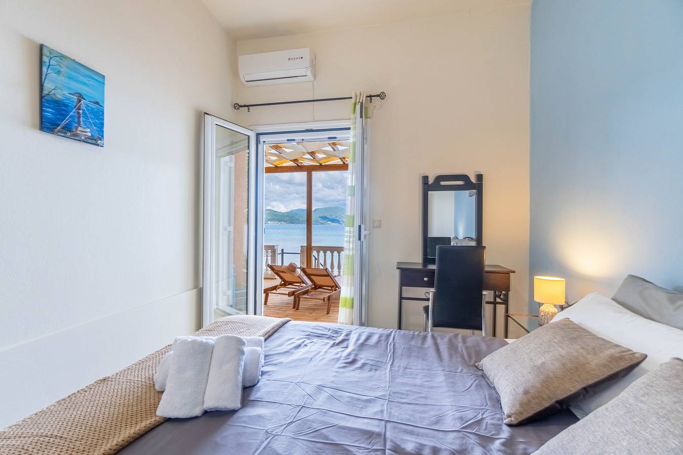 Appartement entier, Appartement 'Nikos Seaside' avec vue sur la mer, Wi-Fi et climatisation in Psaras, Corfou