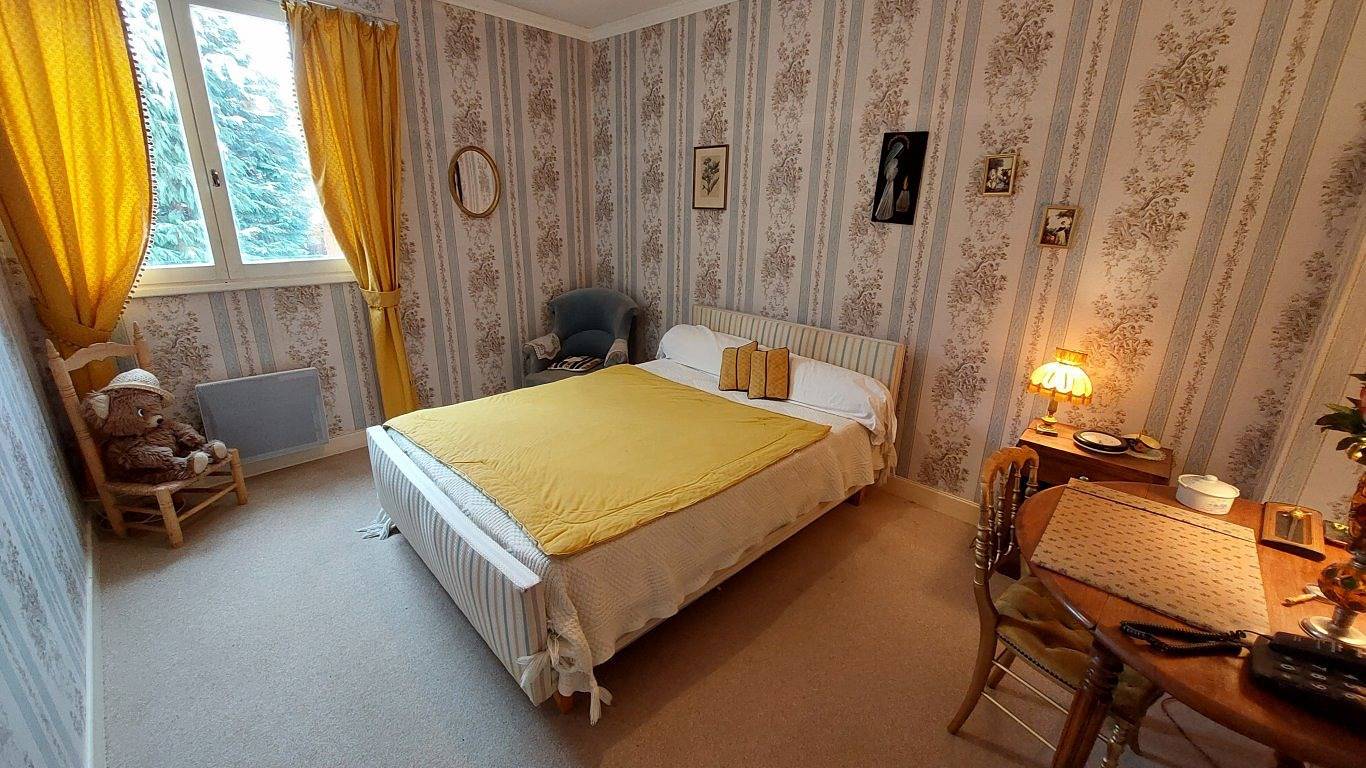 Appartement entier, Appartement avec 2 chambres dans le centre de Mauriac in Massif central