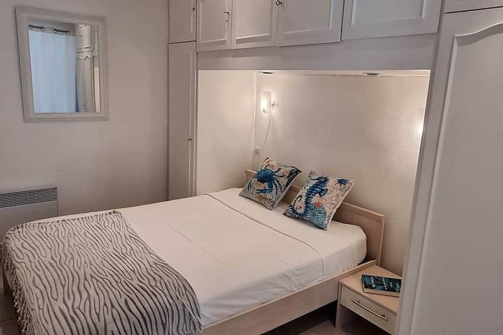Appartement entier, Holiday one bedroom apt, in heart of old town, lovely sea view in Villefranche-sur-Mer, Côte méditerranéenne (France)