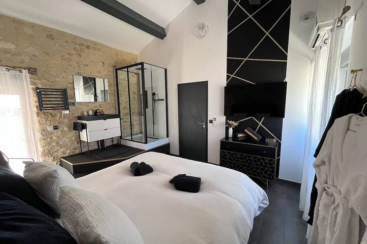 Location de vacances pour 6 personnes, avec terrasse ainsi que jacuzzi et jardin à Vagnas - 2