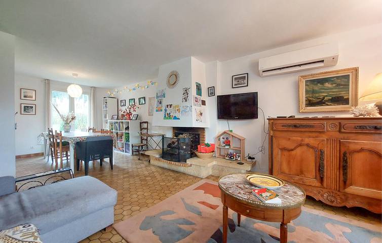 Location de vacances pour 10 personnes, avec terrasse ainsi que jardin et piscine, adapté aux familles à Meschers-sur-Gironde - 4