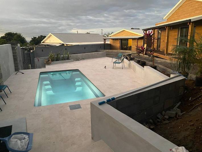 Chalet pour 4 personnes, avec piscine ainsi que vue et jardin