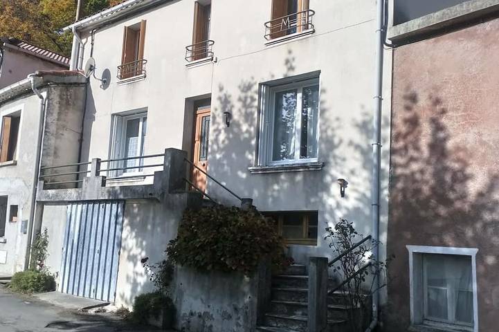 Location de vacances pour 7 personnes, avec Balcon et Jardin à Saint-Étienne-Vallée-Française