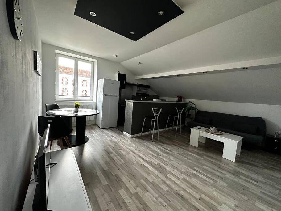 Appartement entier, One-Bedroom Apartment in Thierville-sur-Meuse, Verdun