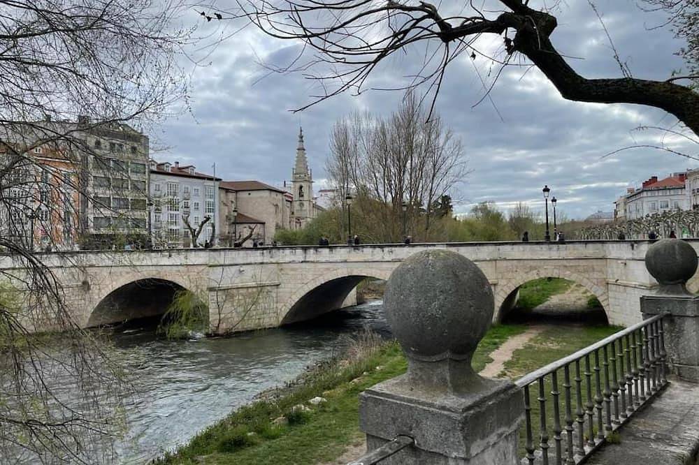 Entire apartment, The Cathedral'S Farolillo vut09/251 in Burgos, Burgos Province