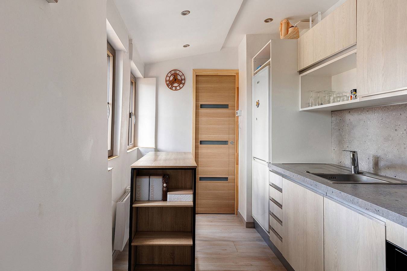 Maison de vacances 'Gîte Bleu Pour 14 Personnes' avec Terrasse Privée et Wi-Fi in Huillé-Lézigné, Vallée de la Loire