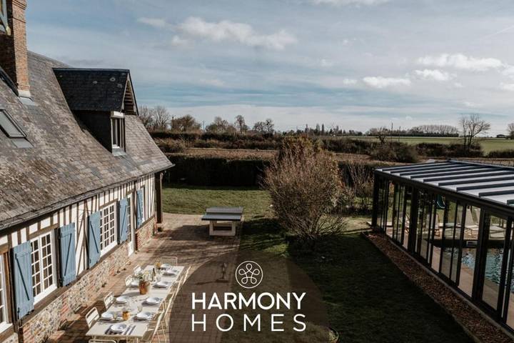 Location de vacances pour 15 personnes, avec jardin et jacuzzi ainsi que piscine et sauna dans La Chapelle Hareng