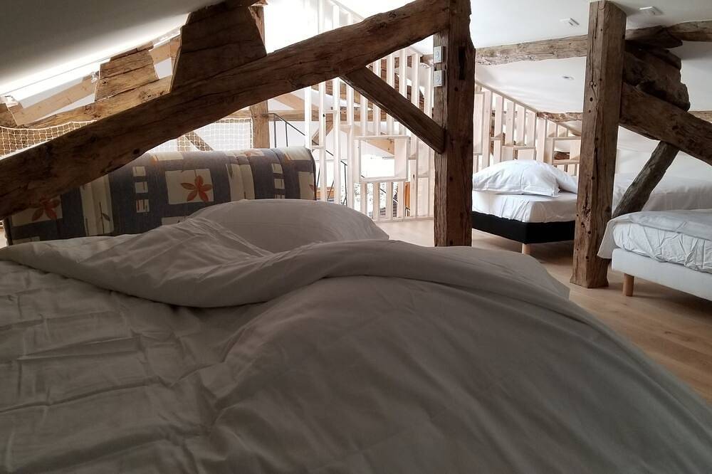 Belle Grange de Caractère Avec Piscine in Macizo Central