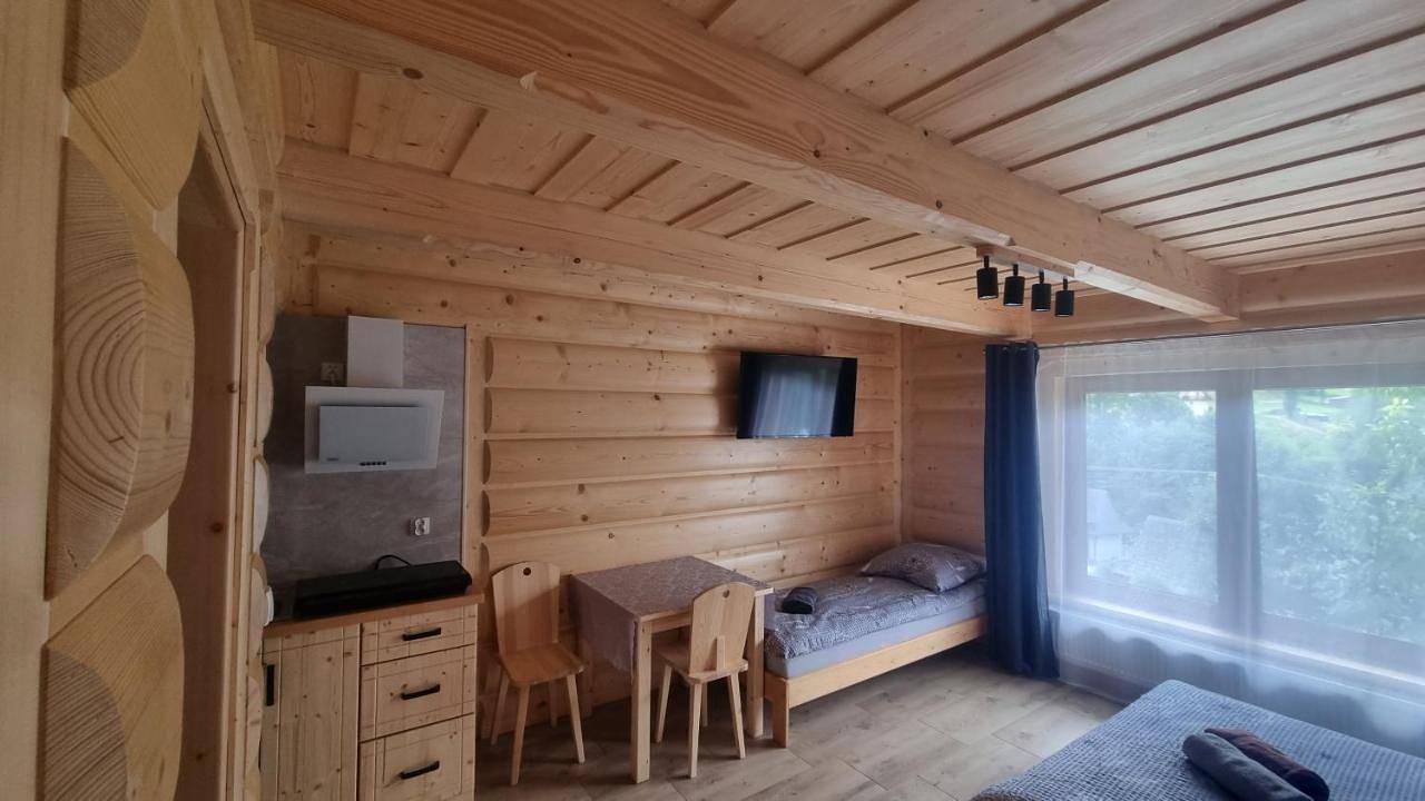 Double Room with Private External Bathroom in Dzianisz, Karpaty (Polska)
