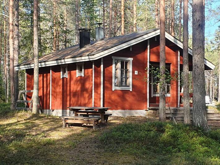 Chalet pour 4 personnes, avec vue sur le lac et vue ainsi que terrasse et sauna, animaux acceptés