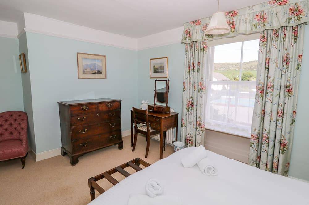 The White House, pet friendly, with open fire in Cartmel in Cartmel, Lake District