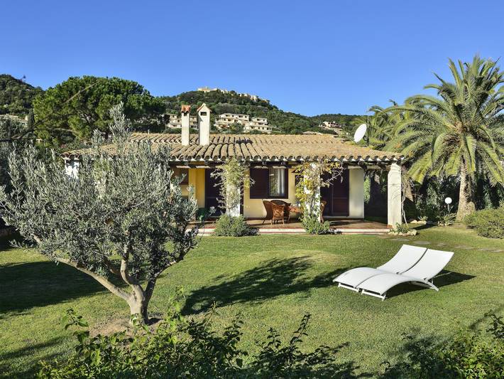 Villa pour 8 personnes, avec jardin à Costa Rei