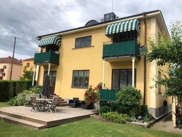 Gîte pour 4 personnes, avec balcon, animaux acceptés dans Orebro