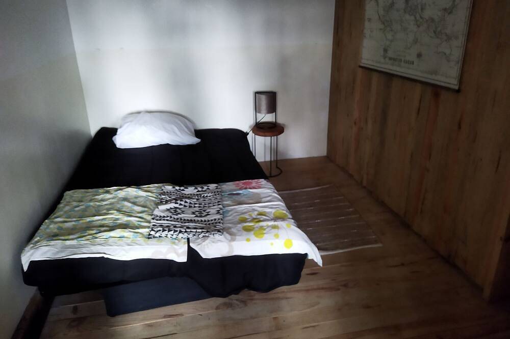 Villa del pierro in the heart of nature, on the banks of the Eyre river in Salles, Region de Arcachon