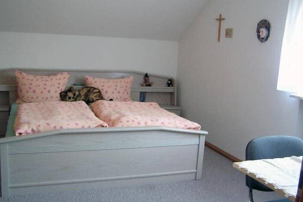 Apartamento inteiro, Apartamento luminoso com 2 quartos e varanda in Mahring, Baviera Oriental