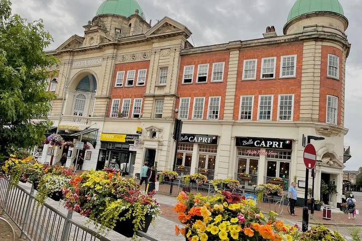 Apartment for 9 people in Royal Tunbridge Wells
