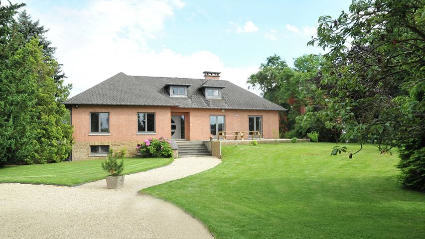Vakantiehuis voor 15 personen, met tuin en terras in Marche-en-Famenne