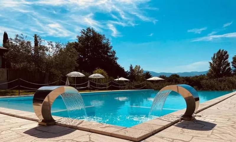 Location de vacances pour 4 personnes, avec jardin ainsi que piscine et jacuzzi à Fara in Sabina - 2