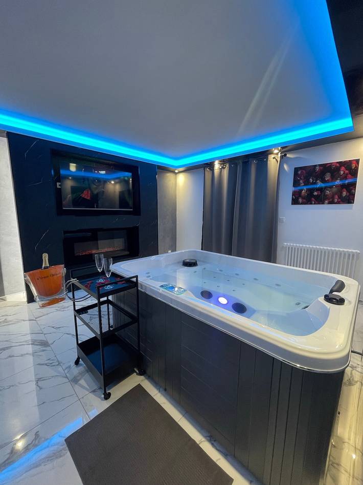 Gîte pour 2 personnes, avec jacuzzi et jardin - 1