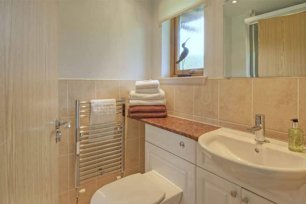 Mellerstain Lodge (No.2) Pets allowed - sleeps 6 guests  in 2 bedrooms in Loch Lomond, Stirling und Umgebung