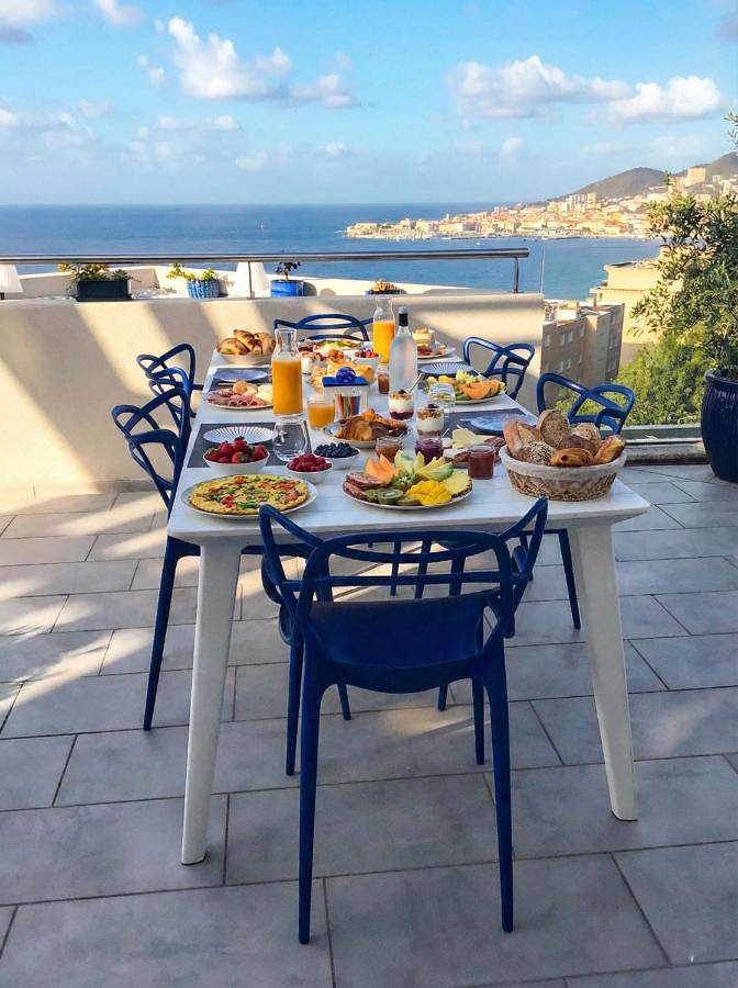 Chambre d’hôte pour 4 personnes, avec vue et terrasse à Ajaccio - 2