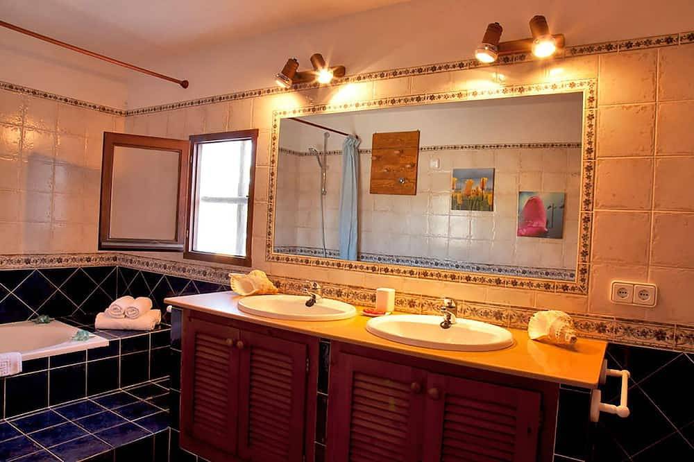 My Rental Homes - Villa Jardin large garden private pool and wifi in San José (Ibiza), Sant Josep de sa Talaia
