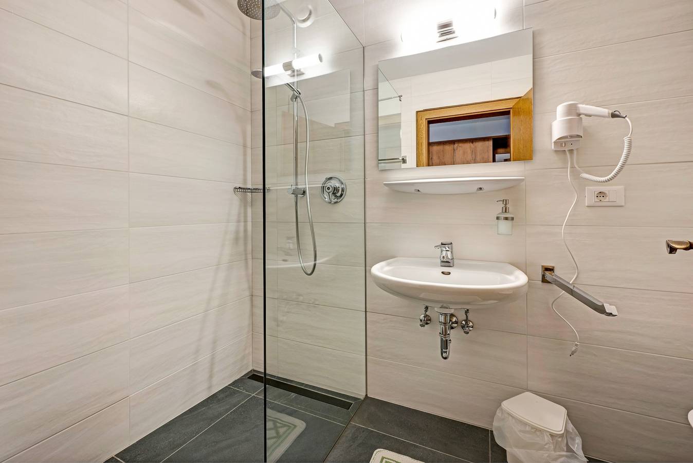 Entire apartment, Holiday Apartment "Residenz Condor Gitschberg" with Mountain View, Sauna & Garden in Meransen, Mühlbach
