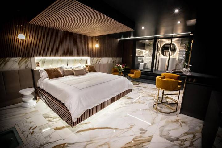 Chambre d’hôte pour 2 personnes, avec piscine ainsi que jacuzzi et sauna