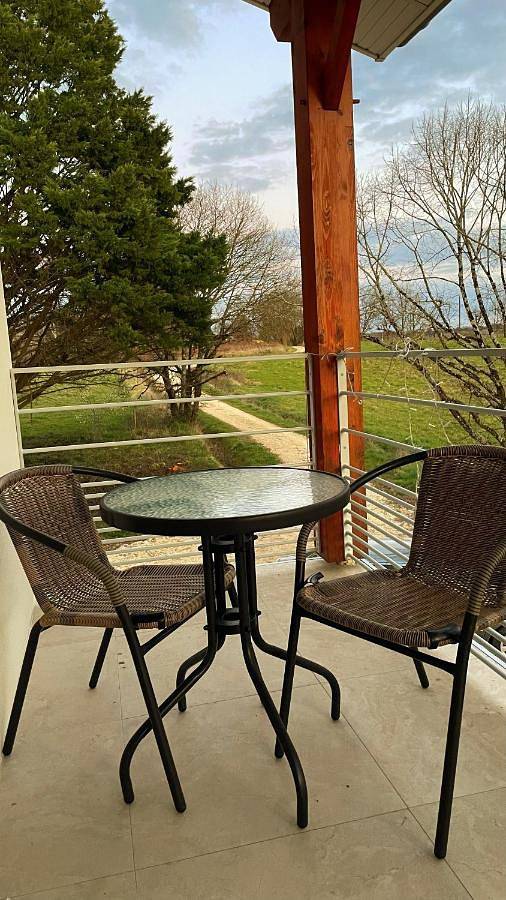 Gîte pour 4 personnes, avec jardin et vue à Sainte-Maure-de-Peyriac - 4