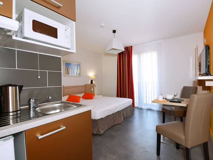 Ferienwohnung für 2 Personen, mit Balkon/Terrasse und Pool sowie Sauna und Balkon, mit Haustier in Sete - 3