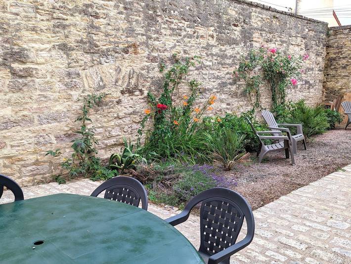 Historisches & komfortables Quartier mit Garten und Grill, hochwertige Betten, inkl. WLAN in Châtillon-sur-Seine, Montbard und Umgebung