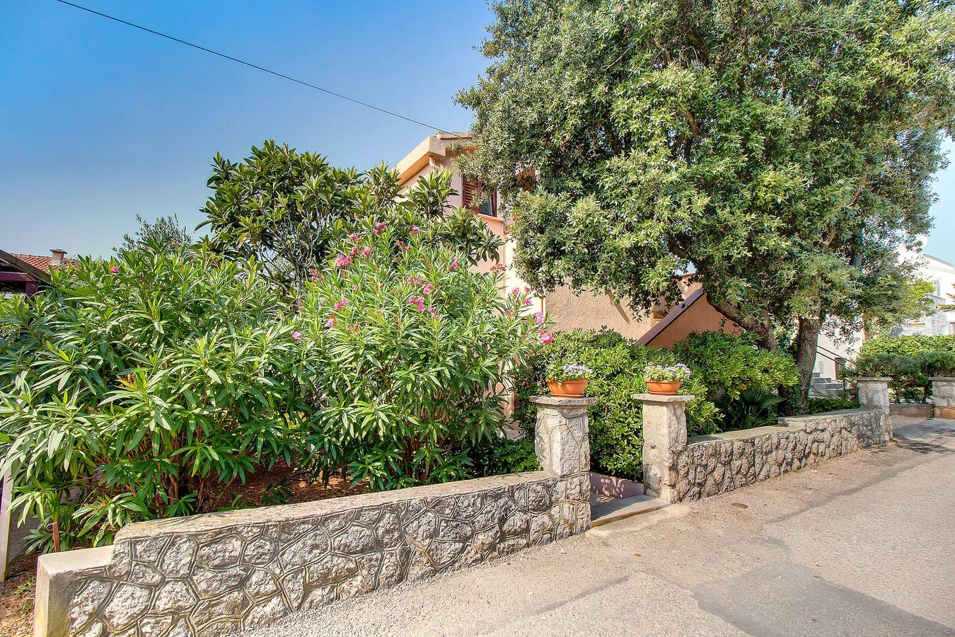 Ganze Wohnung, 1-Zimmer-Ferienwohnung mit Terrasse Artatore (Losinj) A-7934-a in Mali Lošinj, Aratore