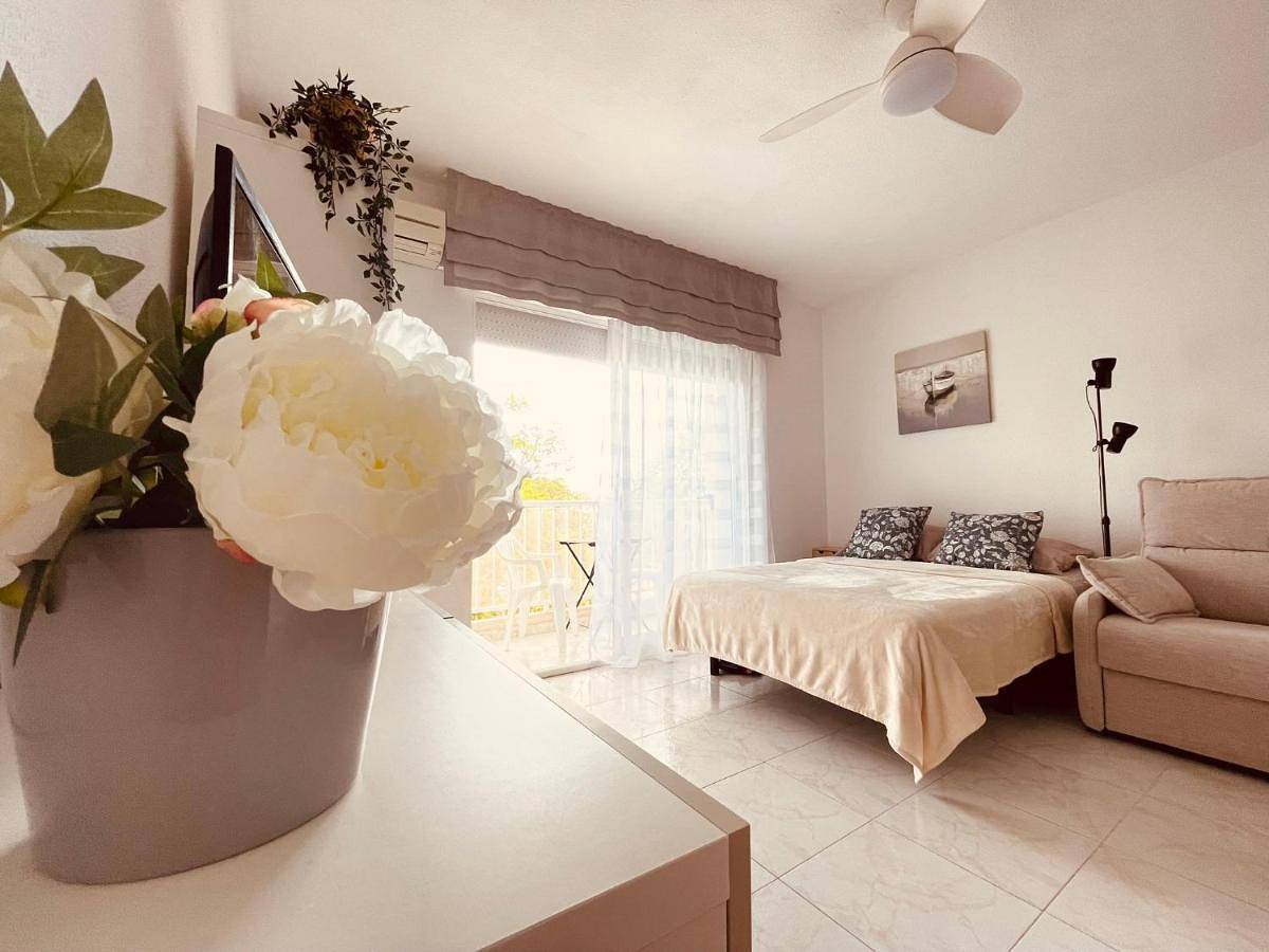 Appartement entier, Acogedor estudio La Marina in La Marina, Elche