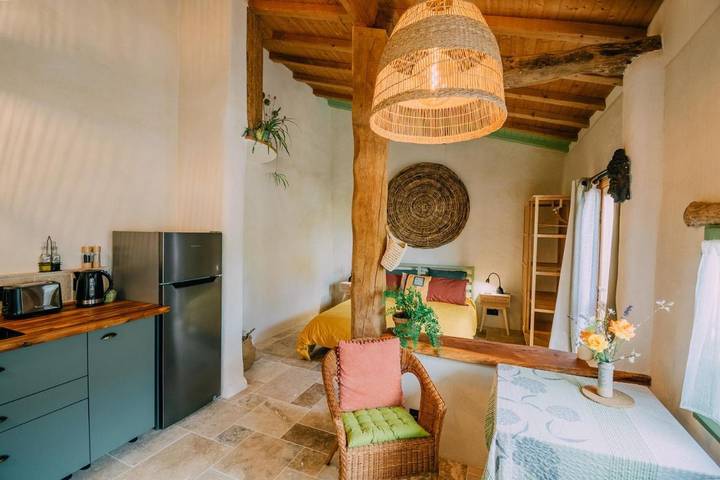 Gîte pour 2 personnes, avec jardin ainsi que terrasse et piscine à Lavardac - 2