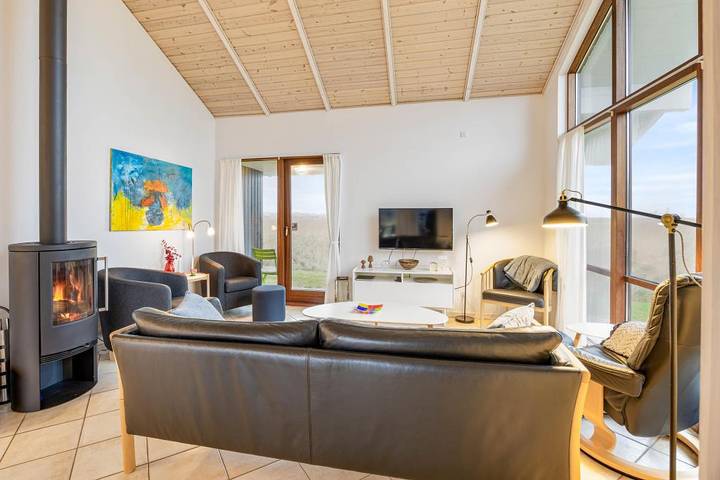 Ferienhaus für 8 Personen, mit Balkon/Terrasse und Whirlpool sowie Sauna in Thorsminde - 2