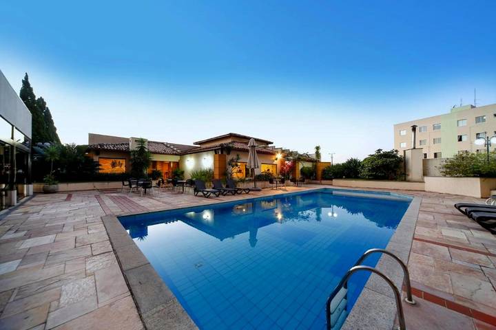 Pousadas para 10 pessoas, com jardim e jacuzzi e ainda terraço and sauna, com animais de estimação em Sorocaba