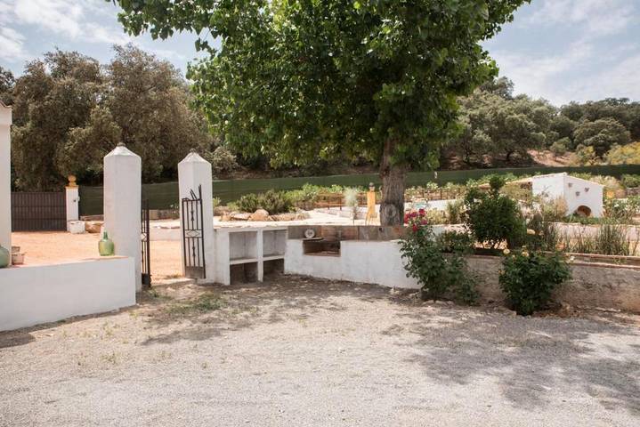 Location de vacances pour 10 personnes, avec Balcon et Terrasse ainsi que Jardin et Piscine à Loja - 2