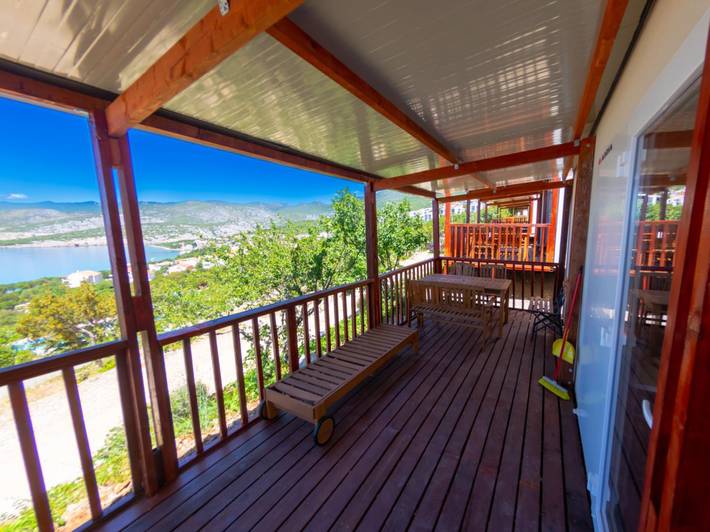 Camping pour 6 personnes, avec terrasse et piscine, animaux acceptés à Klenovica - 2