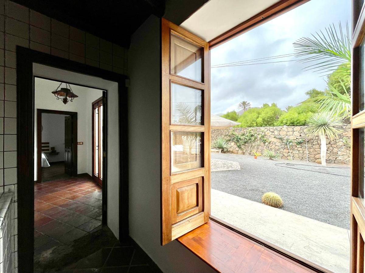 Two-Bedroom House in Tiagua, Teguise