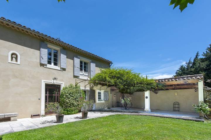 Location de vacances pour 10 personnes, avec terrasse ainsi que jardin et piscine, adapté aux familles à Cabannes - 2