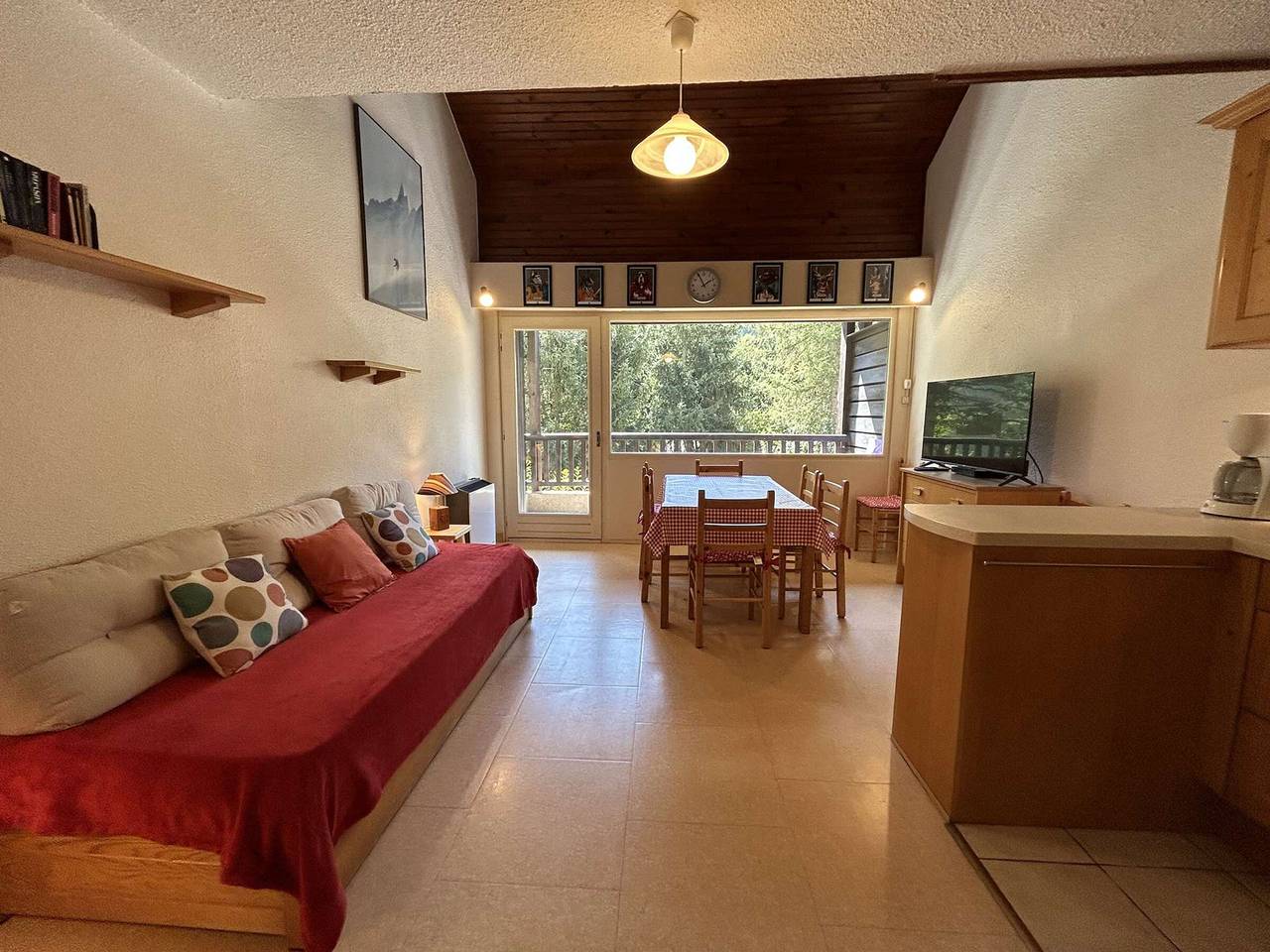 Ganze Wohnung, Ferienwohnung in Chantemerle: komfortabel, 6 Personen, Balkon, Parkplatz, Skikeller, 2 Sterne in Saint-Chaffrey, Serre Chevalier