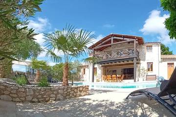Gîte pour 6 personnes, avec balcon à Loubès-Bernac