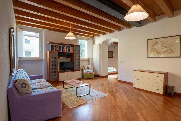 B&b per 4 persone, con giardino e panorama, adatto a famiglie con bambini in Provincia di Verona