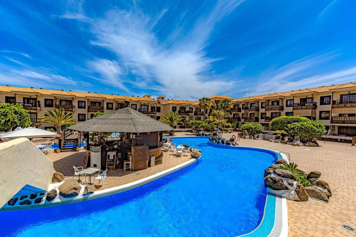 Apartamento entero, Vacaciones 'Atlantis 3 One Bedroom' con vistas al mar, piscina compartida y Wi-Fi in Costa del Silencio, Arona 